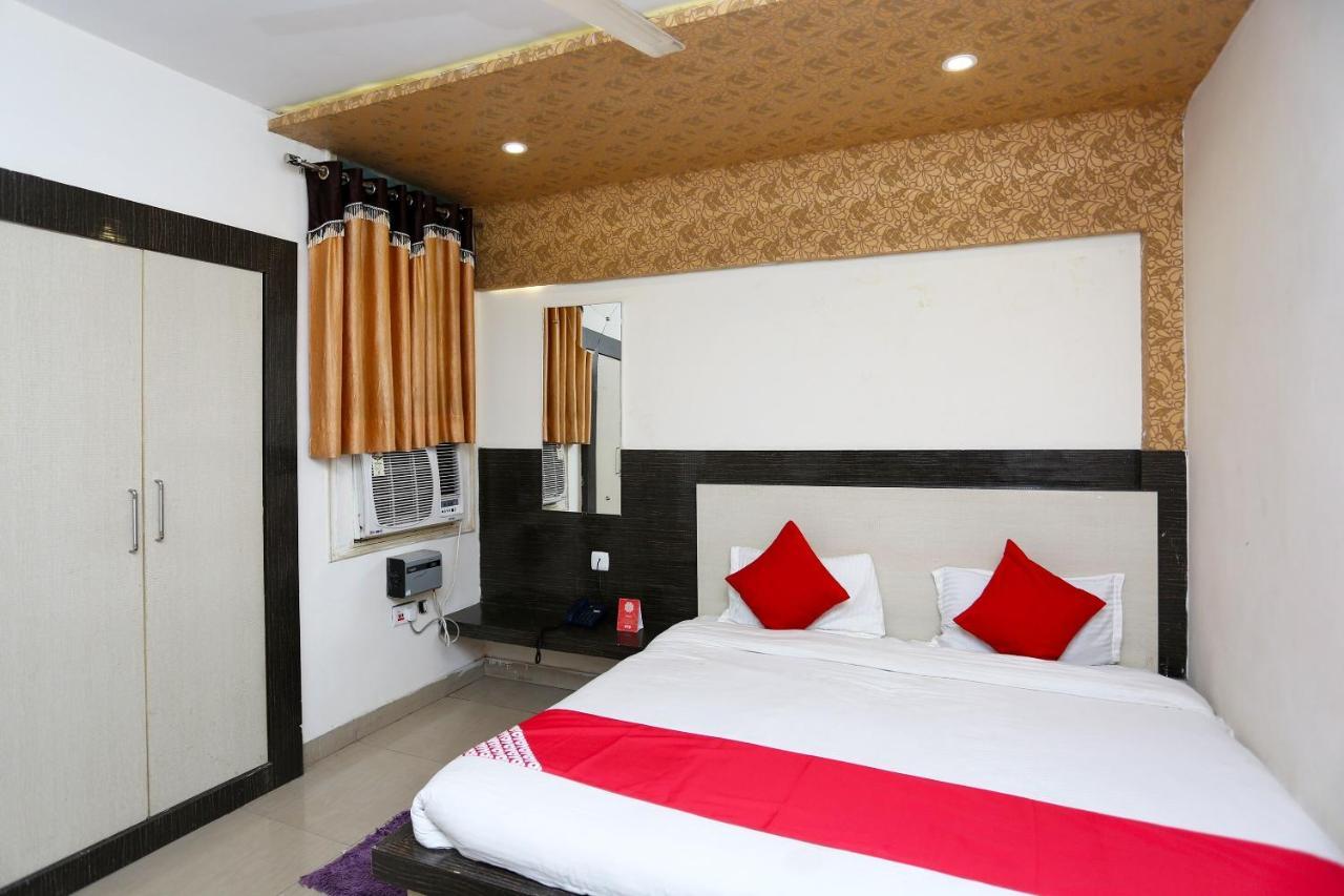 Super Oyo Flagship 4957 Hotel China Town Bhairaun Ghāt Exterior foto